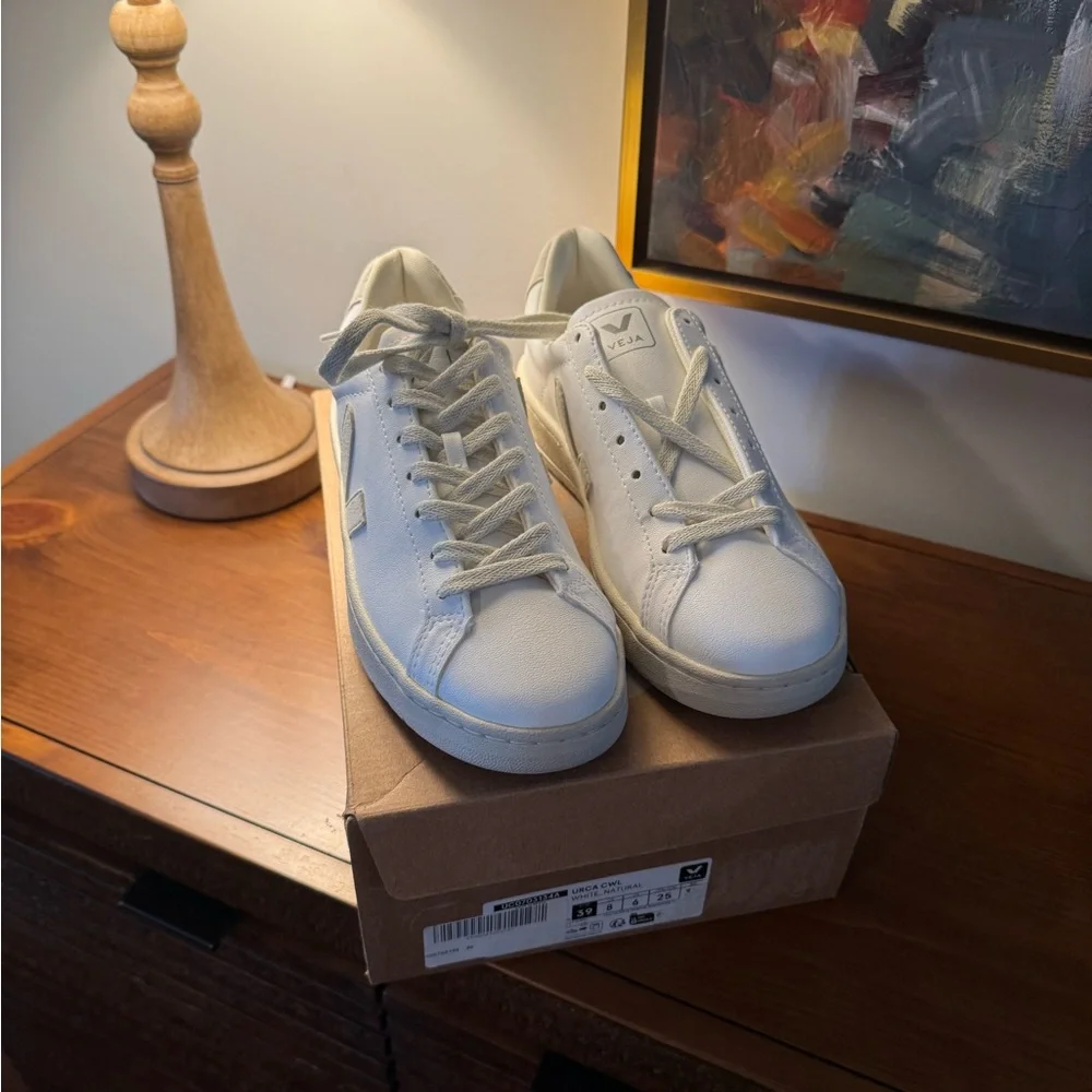 VEJA sneakers BNIB - Picture 8 of 9